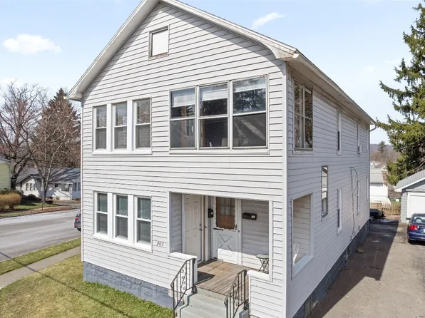 209 Riverside Dr, Johnson City, NY 13790