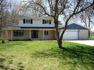 S53W23733 Big Bend Rd, Waukesha, WI 53189