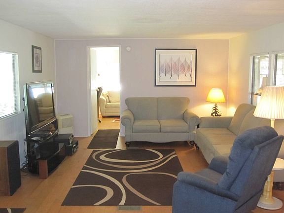 3rd image of 126 Joyce Pl