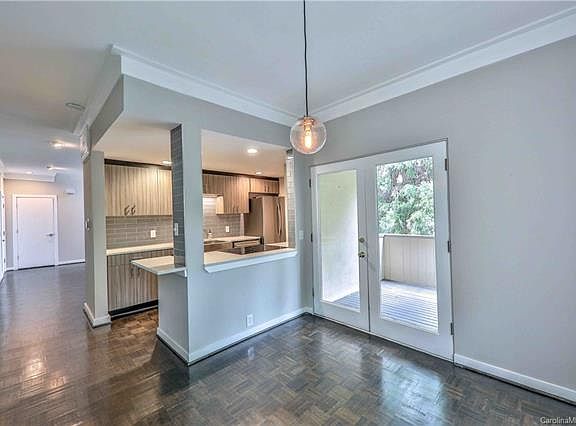 3rd image of 501 Fenton Pl Unit M