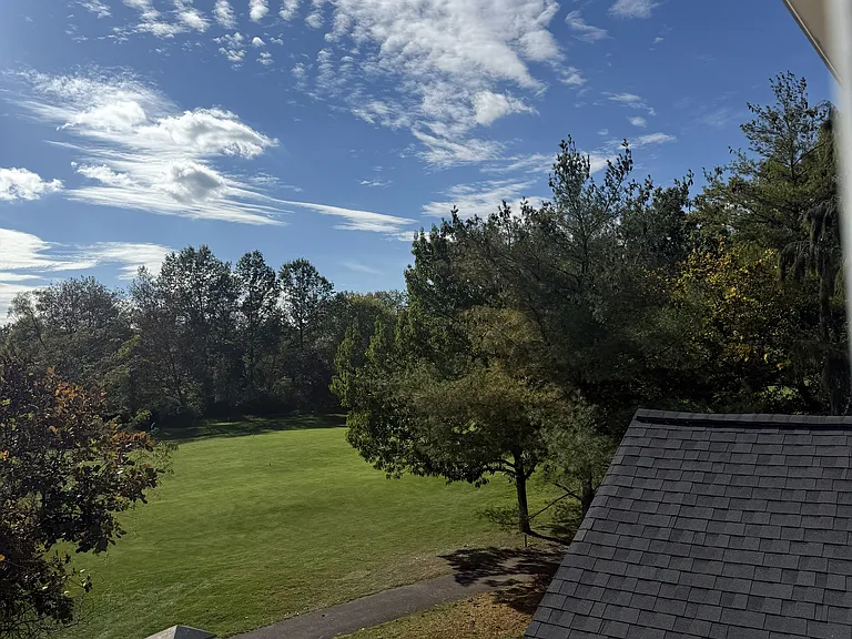 1006 Glendevon Dr — Photo 41