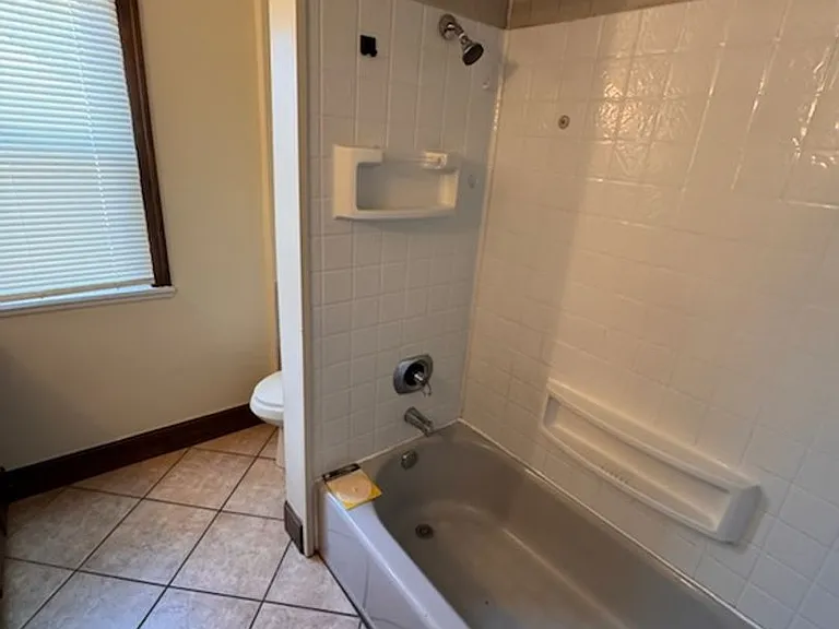 833 Lawrence Ave — Photo 21