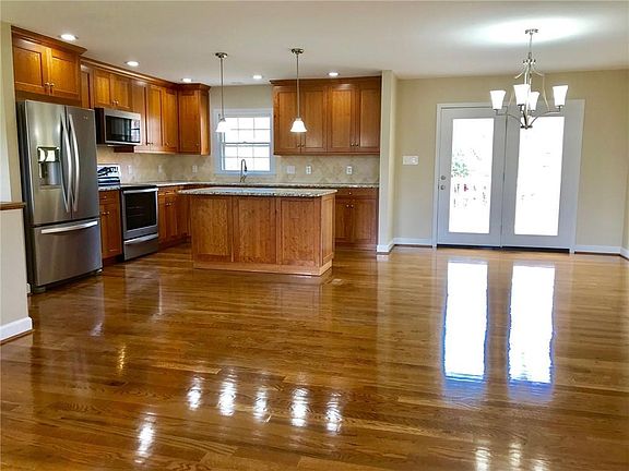 5th image of 1897 Woodridge Cir