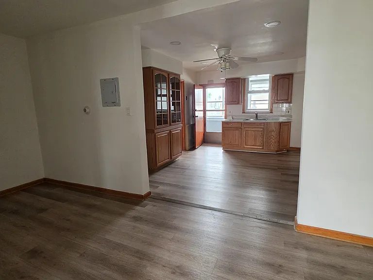 48 Lang St #3 — Photo 11