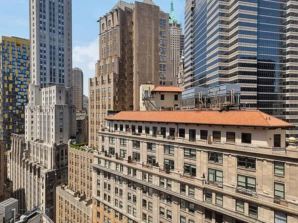 75 Wall St APT 28I, New York, NY 10005