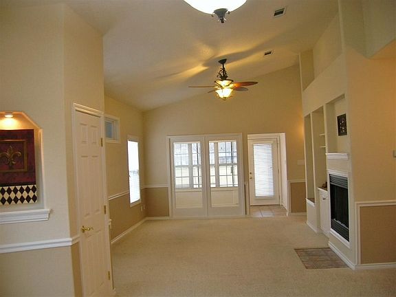 4th image of 125 Firestone Pl