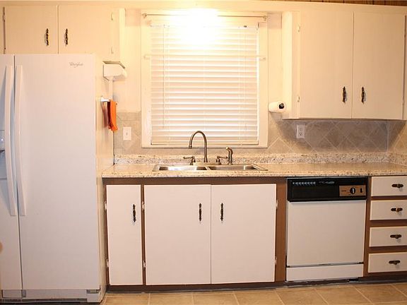 4th image of 704 E 21st St