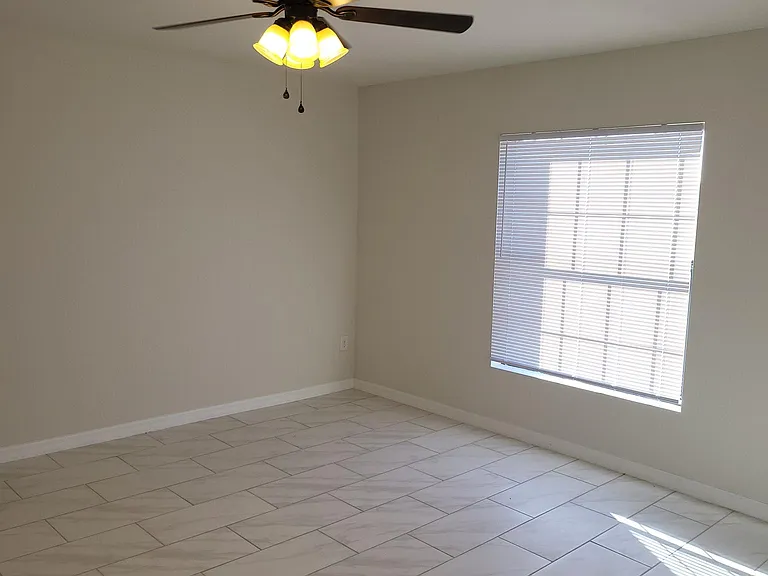 1001 NE 7th Ave — Photo 5