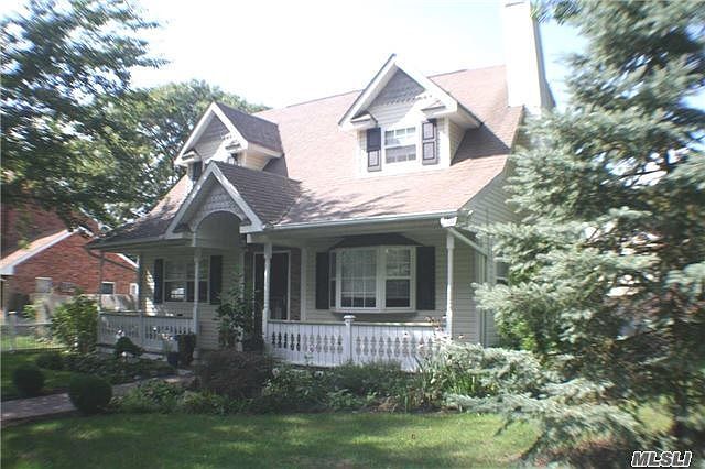 1st image of 37 Lindell Ave