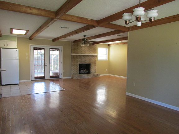 4th image of 3410 Pinnacle Dr