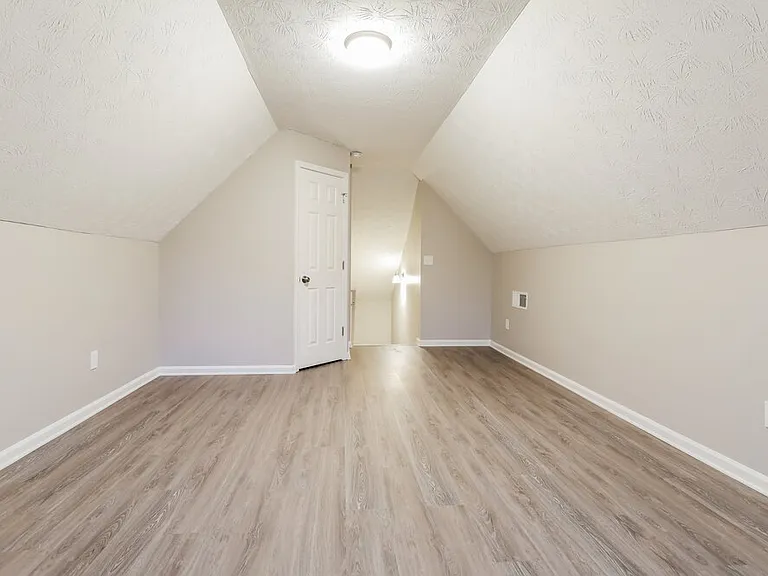 615 Waltman Point Pl — Photo 9
