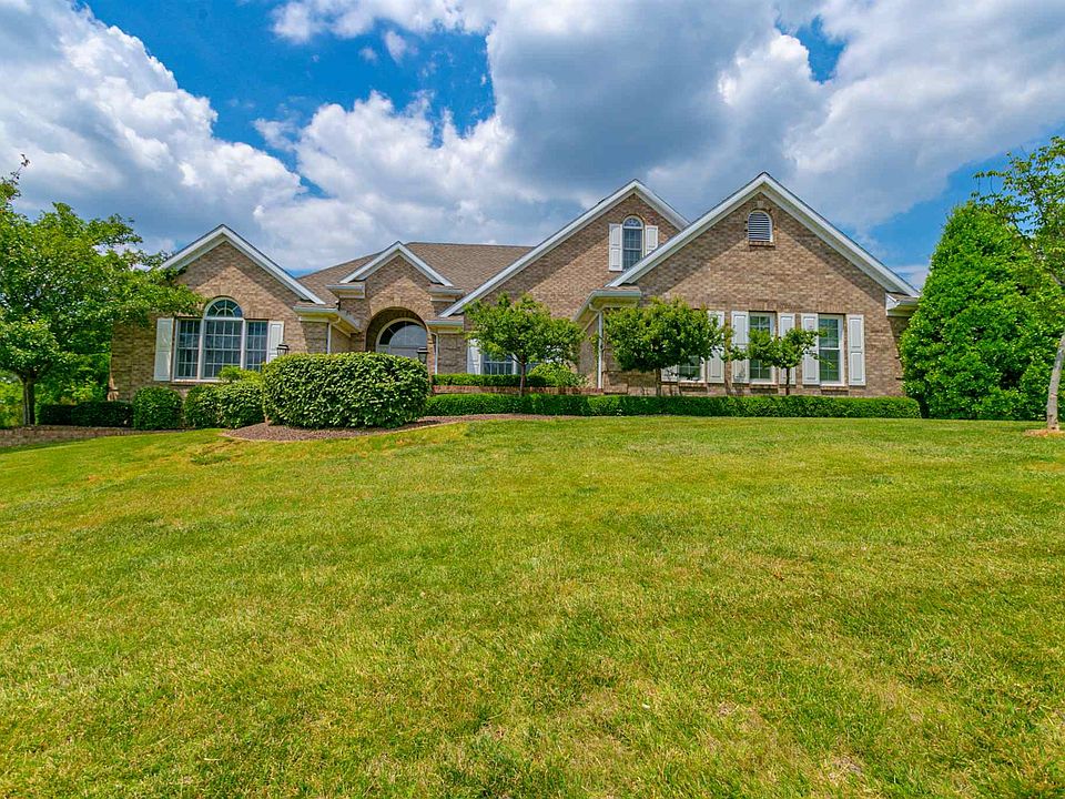 1st image of 8 Riverbend Ct