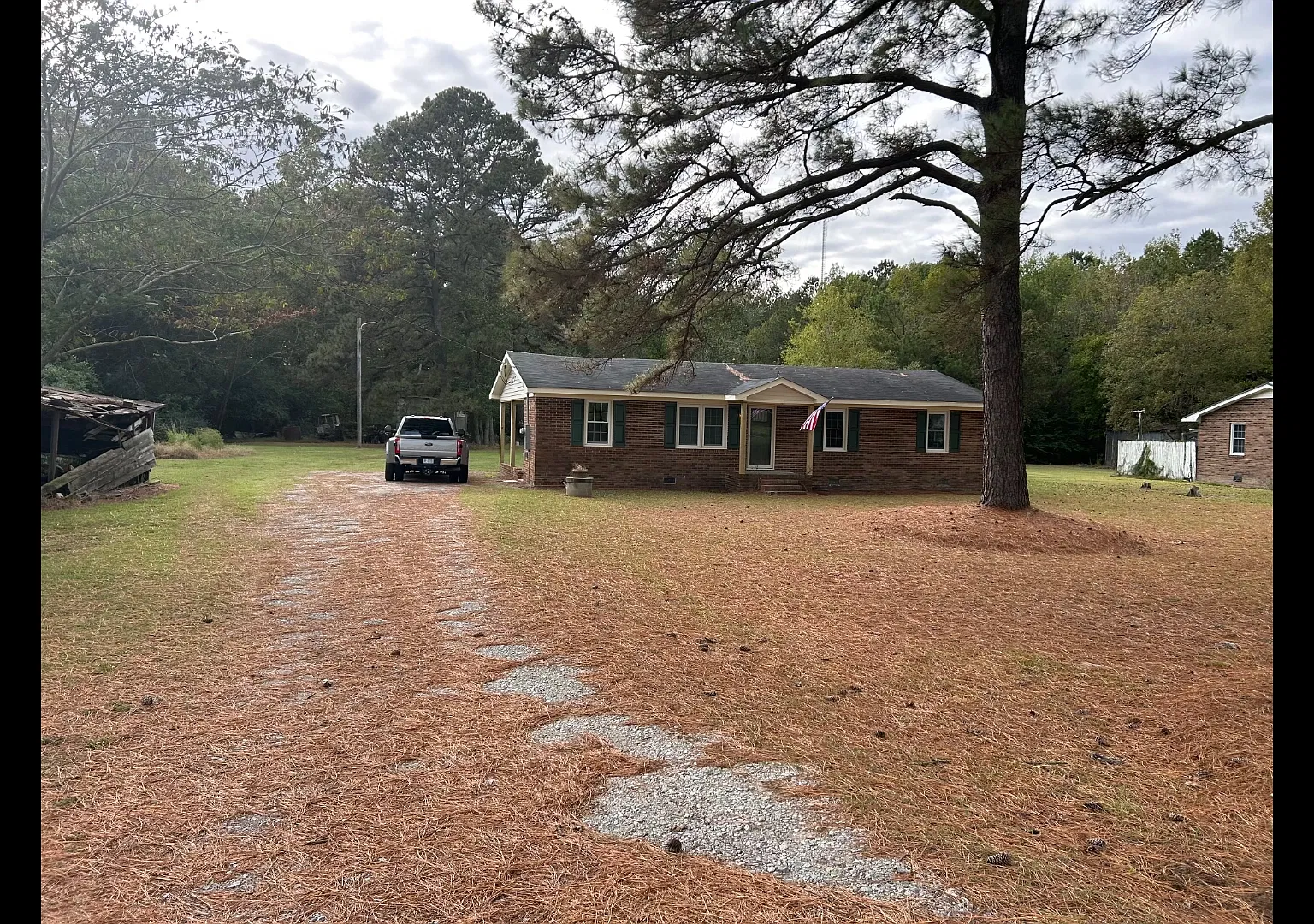 3 bed, 912 sqft, $1,600 — Photo 1