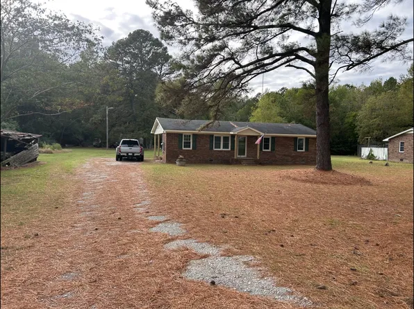 860 Burnette Rd, Farmville, NC 27828