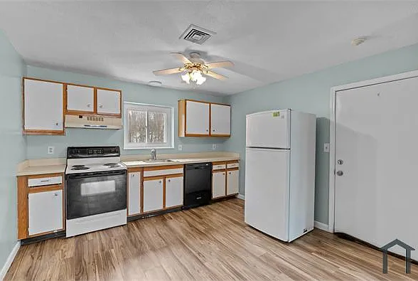 5455 N Main St #13E — Photo 4