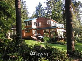 1795 N Bluff Rd, Coupeville, WA 98239