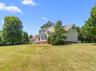 1365 Doe Run Rd, Hillsville, VA 24343