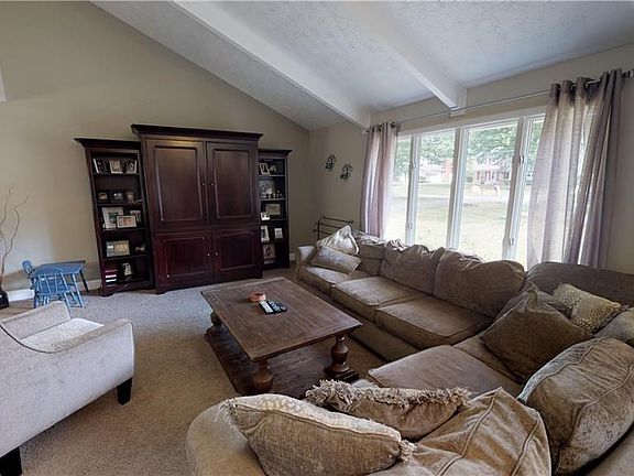 4th image of 7702 W Parkside Dr