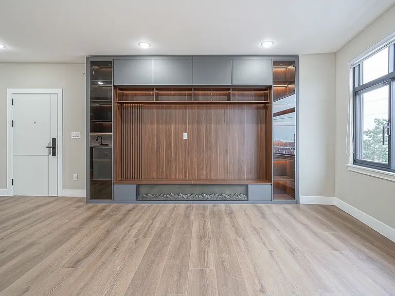 4432 Wingate St #205 — Photo 2