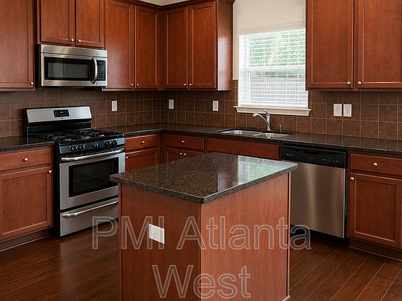 4th image of 2826 Austin Common Dr