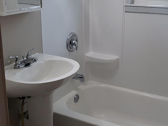 2nd image of 176 Belle Aire Ave