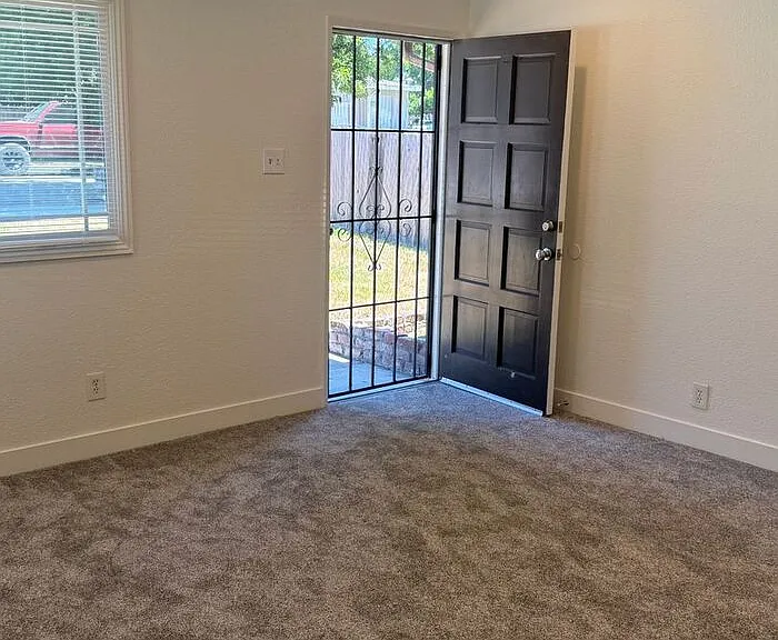 21743 Princeton St #8 — Photo 8