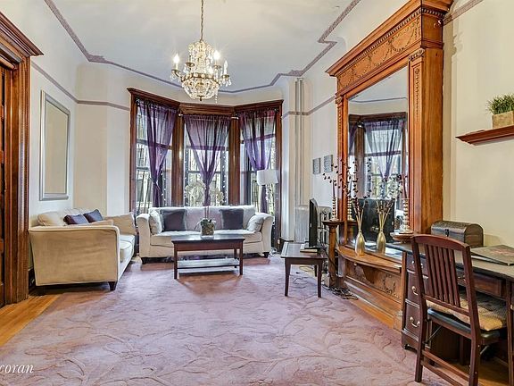3rd image of 686 Park Pl