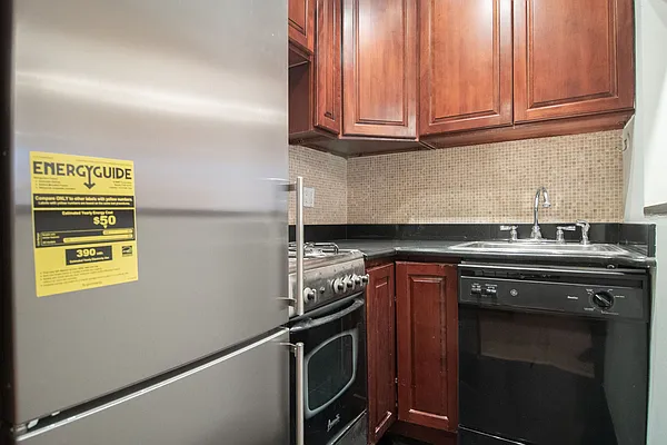 Rented by WAM Partners - William Moses Co. | media 8