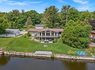 17882 Channel View Dr, Spring Lake, MI 49456