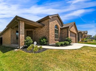 9828 Huntersville Trl, Fort Worth, TX 76108