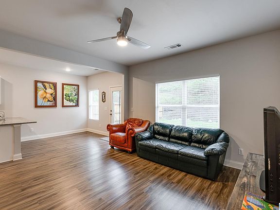 3rd image of 5468 Park Side Rd