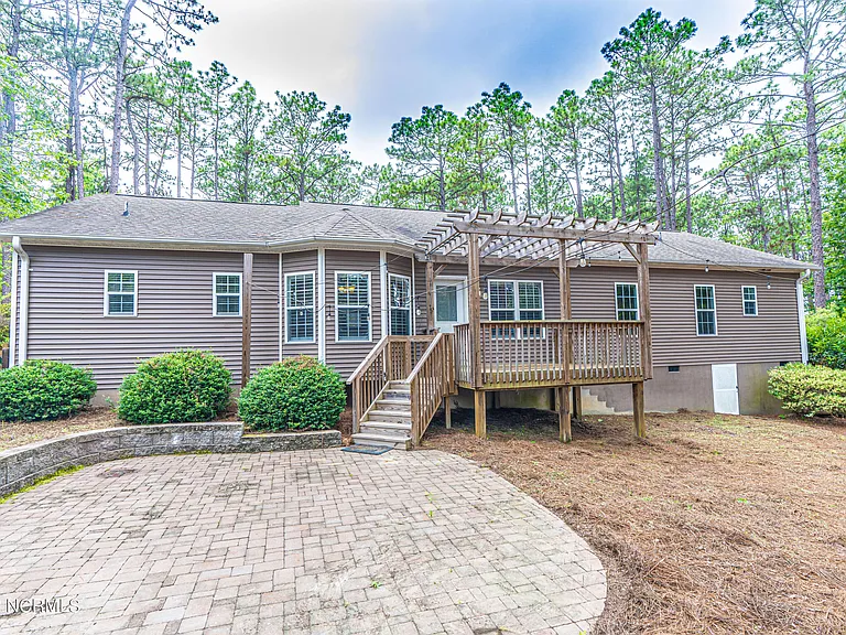465 Crestview Rd — Photo 16
