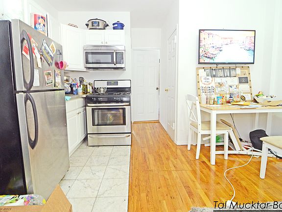 4th image of 40 Carmine St APT 4E