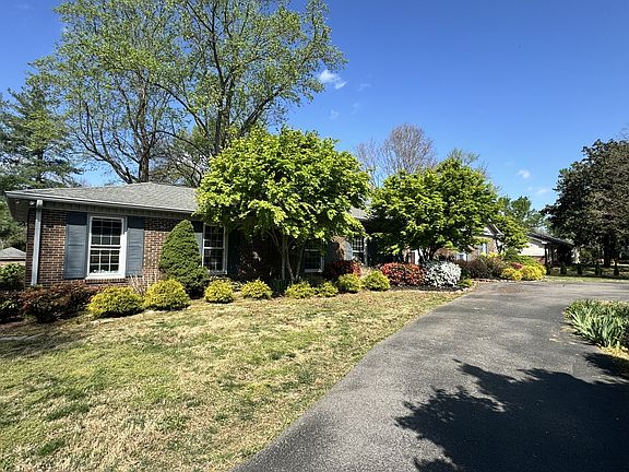2nd image of 315 Oakvale Dr