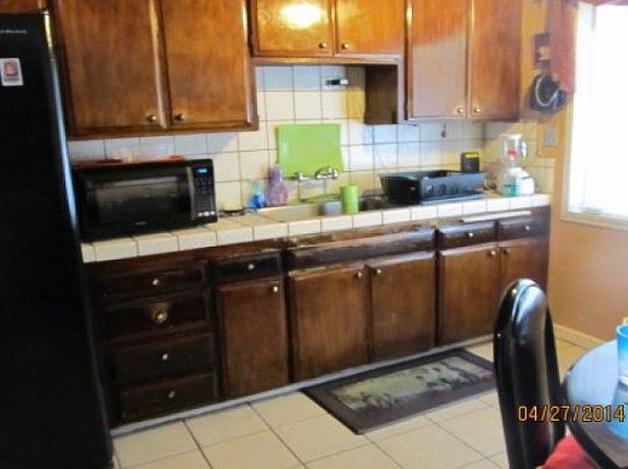 5th image of 271 Elmwood Ln