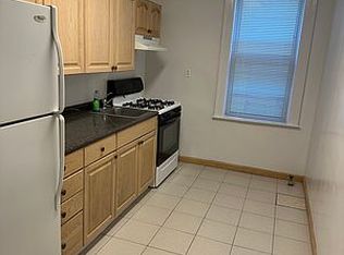 32-71 33rd St #1F, Astoria, NY 11106
