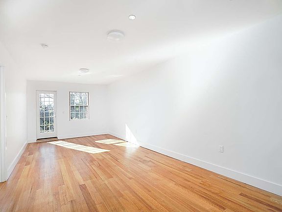 5th image of 10 W 132nd St #1