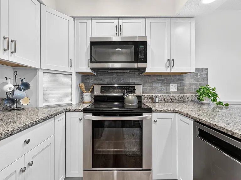 6372 Dummerston Ct — Photo 22