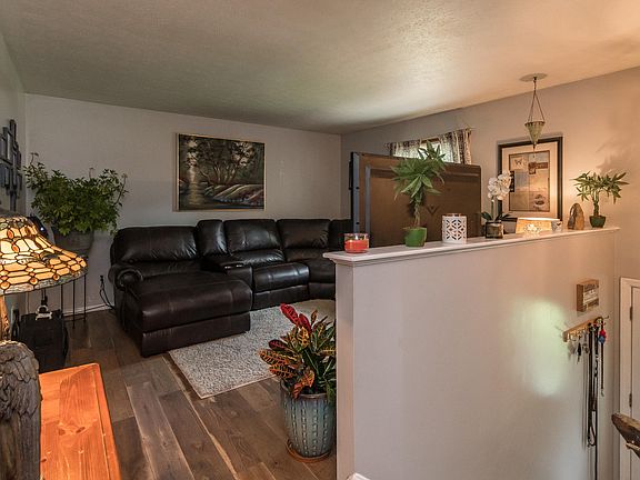 2nd image of 4521 Cod Dr
