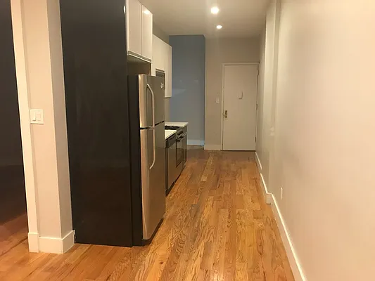 Rented by Premier Metro Realty Corp | media 14