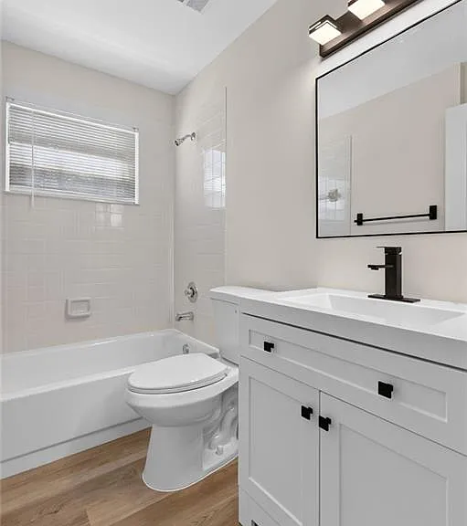 1915 Courtyard Way #202 — Photo 26