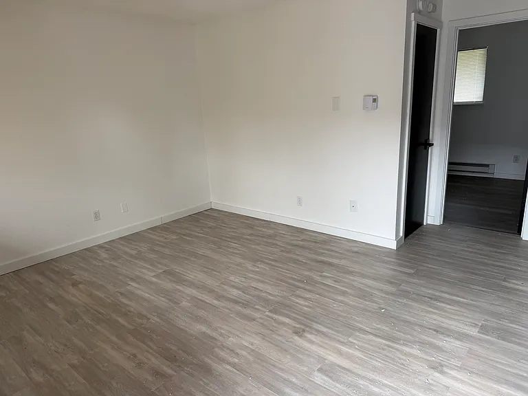 906 B St #G — Photo 3