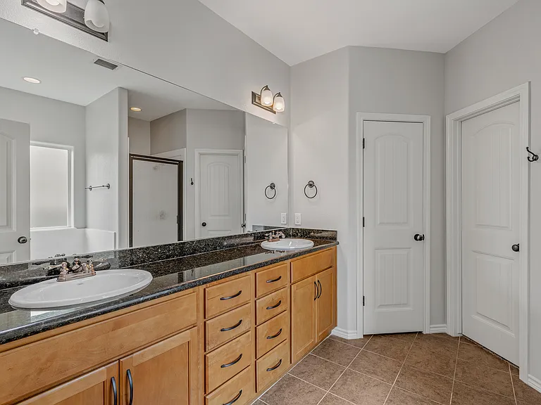 4203 Cedar Creek Ct — Photo 10