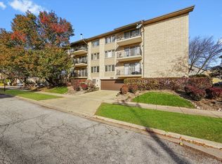 4530 W 93rd St APT 1A, Oak Lawn, IL 60453