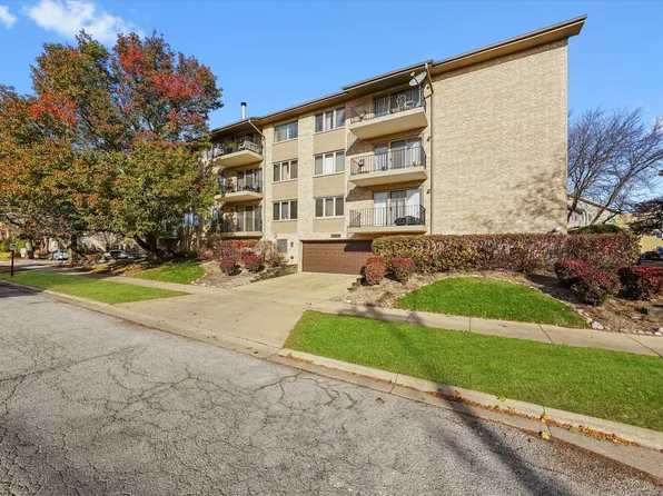 4530 W 93rd St APT 1A, Oak Lawn, IL 60453