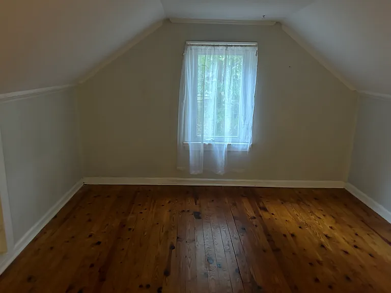 1106 Loring St SE — Photo 16