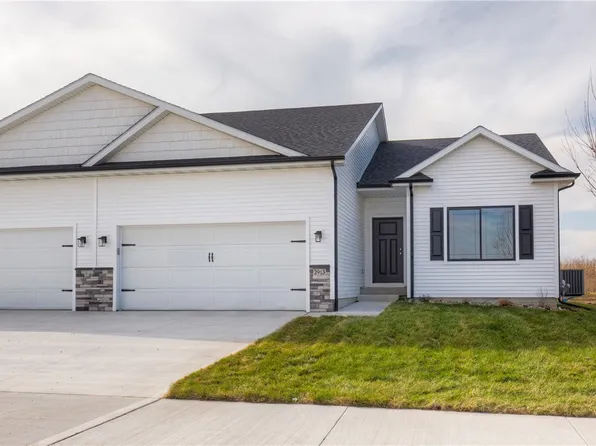 2913 Sayre Dr, Norwalk, IA 50211