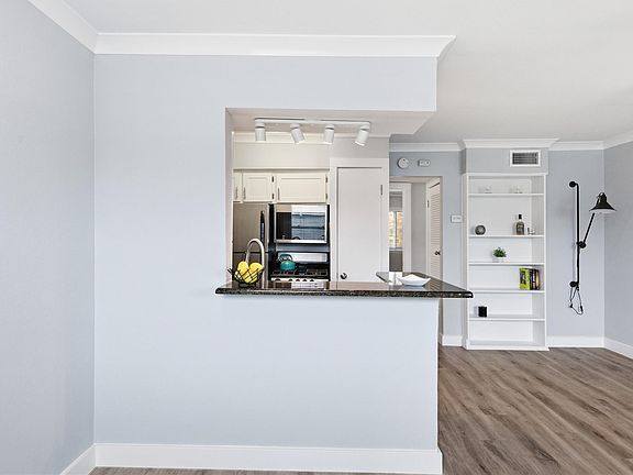 5th image of 2401 Manor Rd APT 232