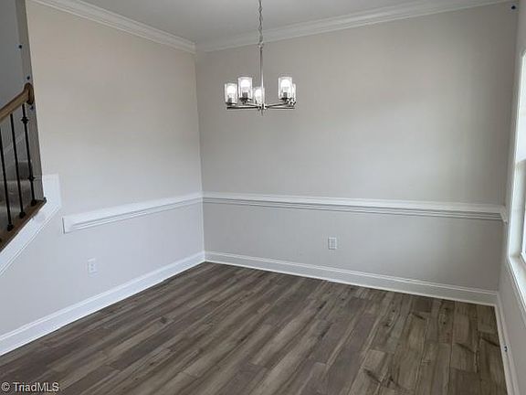 3rd image of 1311 Dandridge Dr
