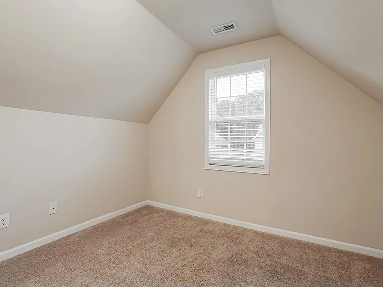 536 McCarthy Dr — Photo 14